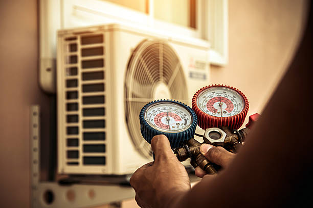 Professional Ac Installation technician working in Nokomis, IL